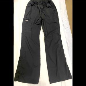 2 pairs of women scrub pants in black size small
